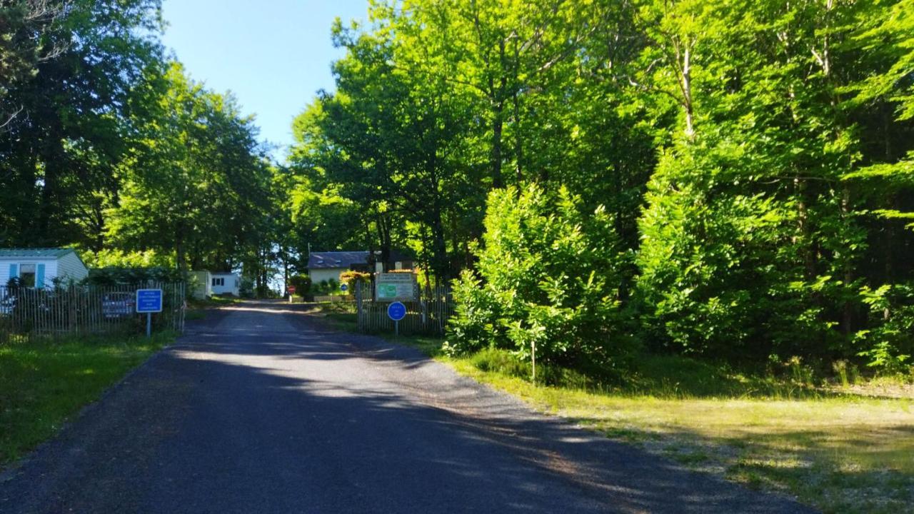 Complexe Touristique La Montagne Limousine Hotel Chamberet Екстериор снимка