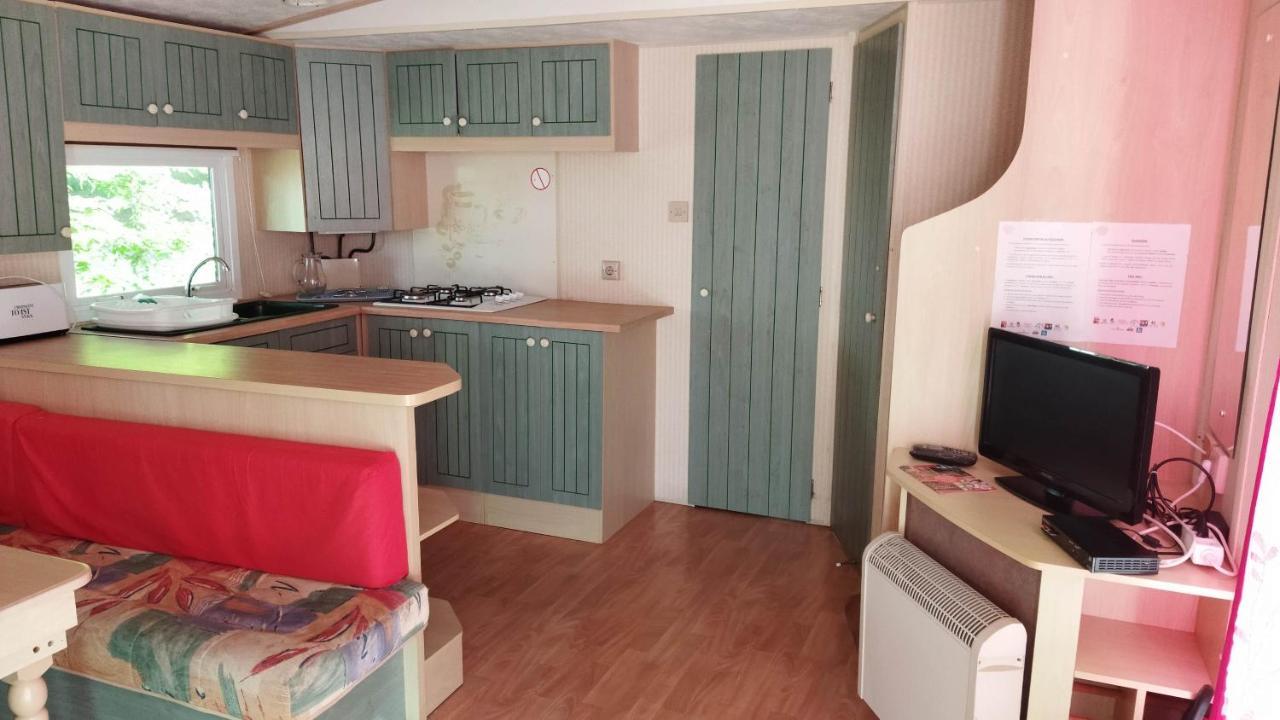 Complexe Touristique La Montagne Limousine Hotel Chamberet Екстериор снимка